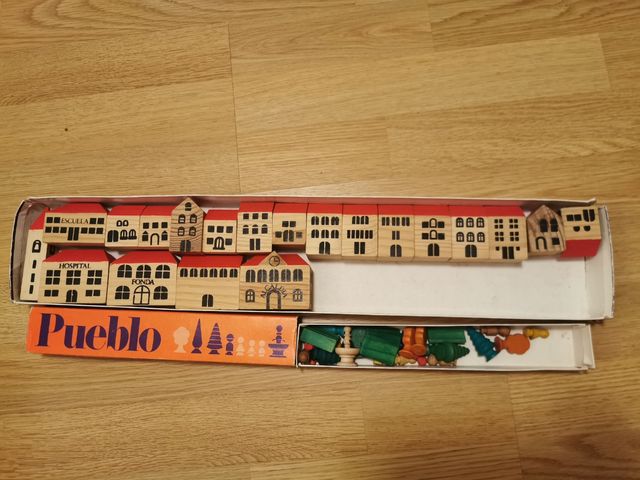 Juego de Madera Poble. Pueblo de Cabirol