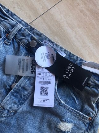 Falda vaquera de Stradivarius