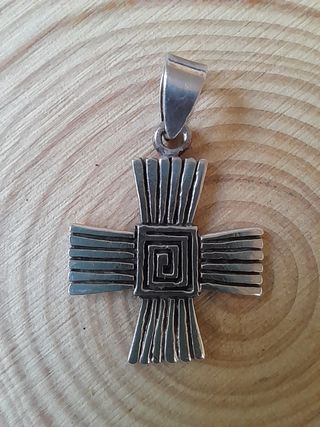 Cruz de plata de ley