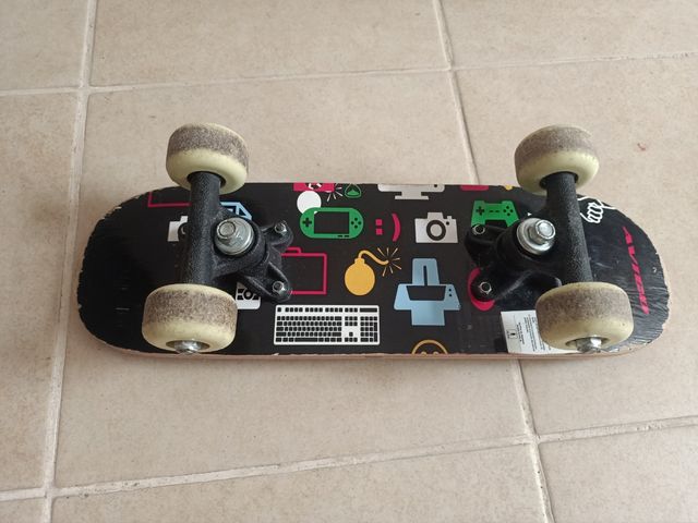 Monopatín mini Avigo