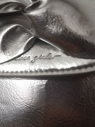 Bolso plateado niña