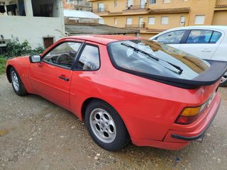 Porsche 944 1982