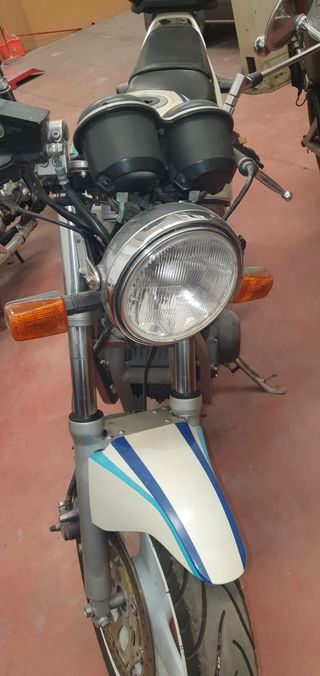 Suzuki gs 500