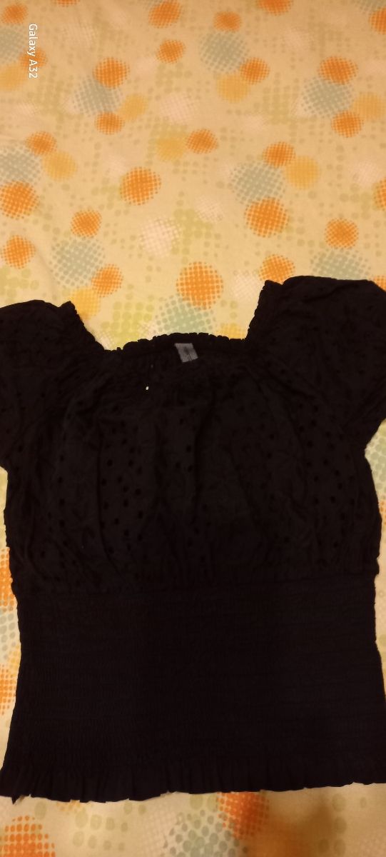 Maglietta nera ragazza