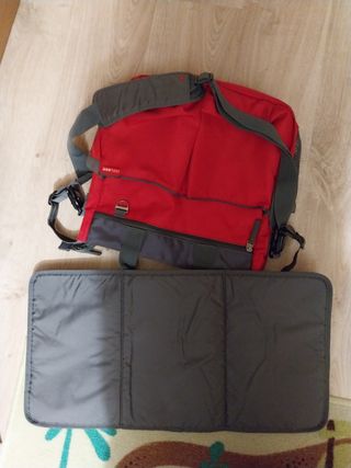 bolsa bebe y cambiador skip hop