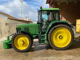 John Deere 6900 con tripuntal delantero, válvu