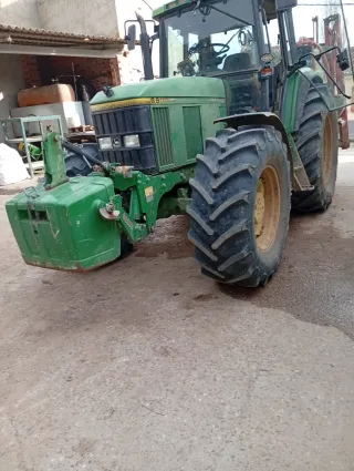 John Deere 6900 con tripuntal delantero, válvu