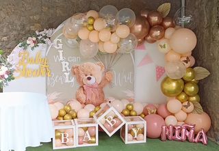 Carrito decorado,sillas,mantelería, mobiliario .