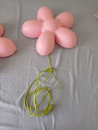 Aplique flor ikea. 4,5€ cada uno
