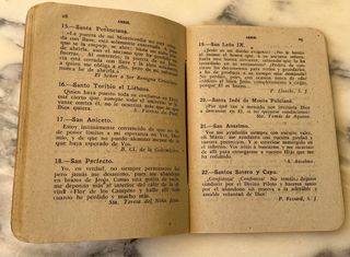 Antiguo librito religioso