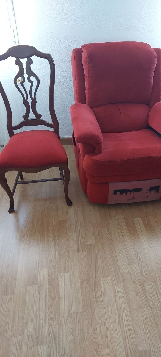 Sofa más sillón extensible de segunda mano por 150 EUR en Gijón en WALLAPOP