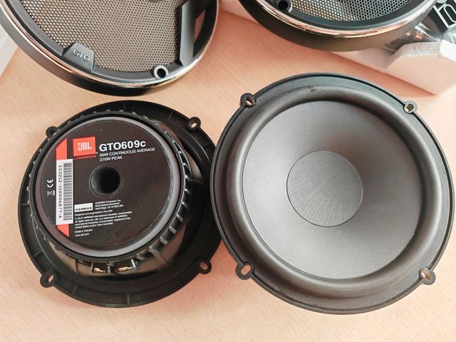 altavoces JBL