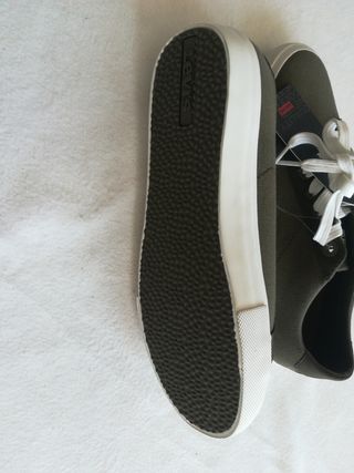 tenis Levis 