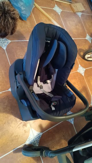 Carrito inglesina+2 sillas coche+regalos