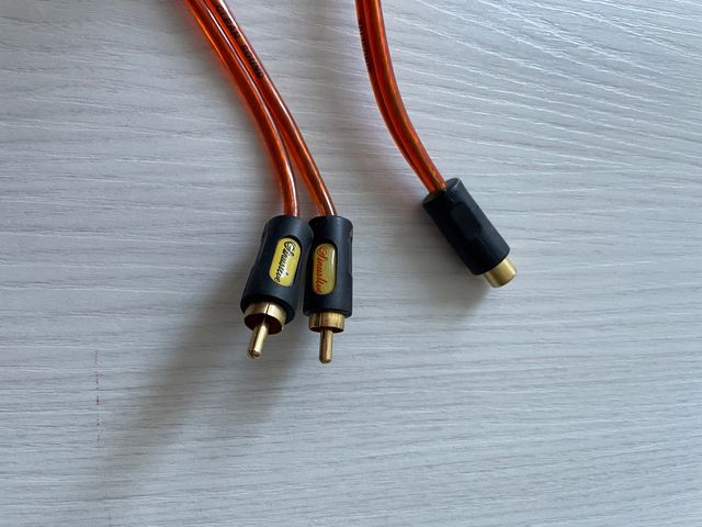 Adaptador divisor en Y 1 RCA hembra a 2 RCA macho