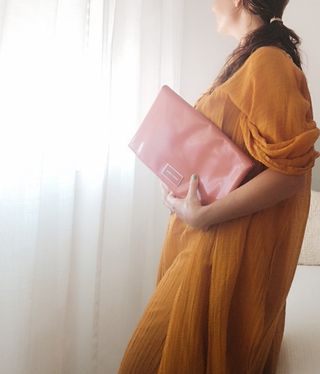 Cartera salmón charol Bimba y Lola