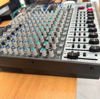 behringer xenyx 1832 fx