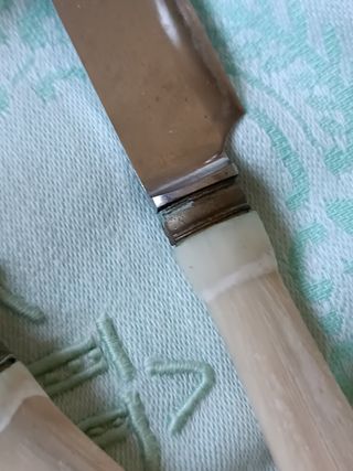 Antiguos cuchillos de asta y acero