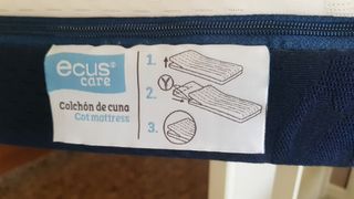 Colchón Ecus care cuna 120x60 y sábanas/fundas