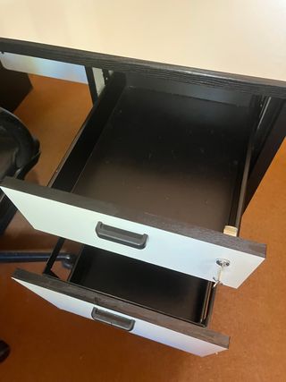 Conjunto mesa y silla despacho