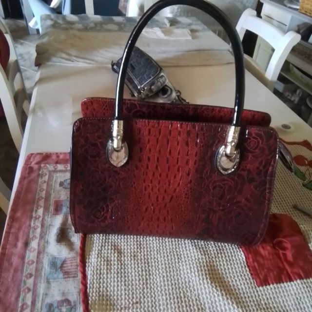 Borsa bauletto vernice rossa e nera