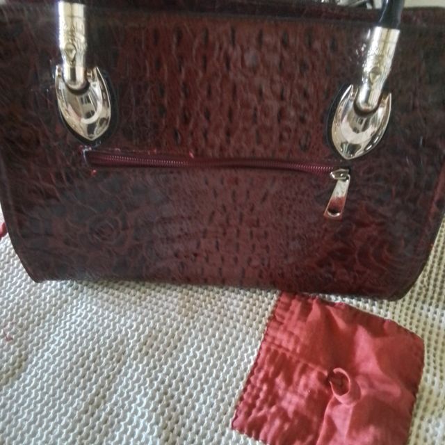 Borsa bauletto vernice rossa e nera