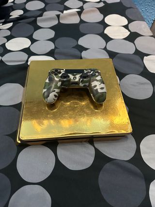 PS4 slim 1Tb vinilo dorado