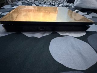 PS4 slim 1Tb vinilo dorado