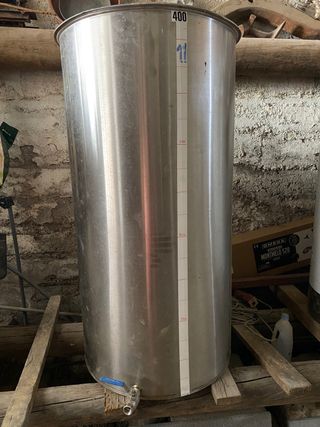 Vendo depósito de acero inoxidable para vino