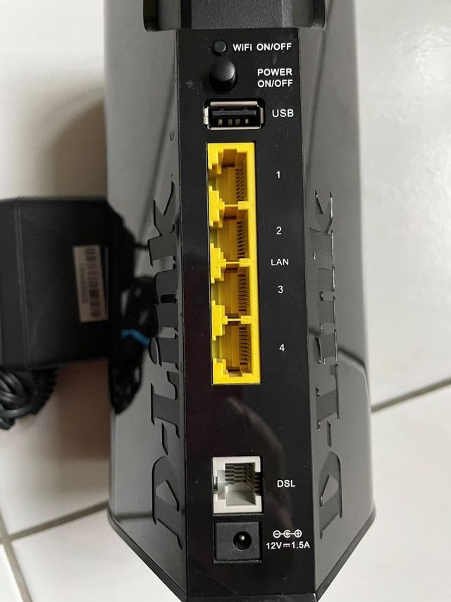 Modem router ADSL2+ N300 Gigabit DSL-2770L