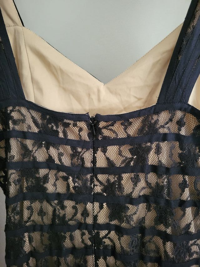 Vestido fiesta de encaje negro