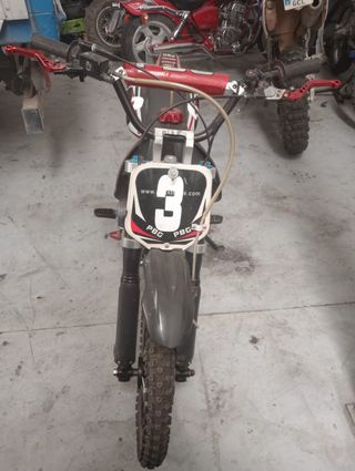 MOTOS