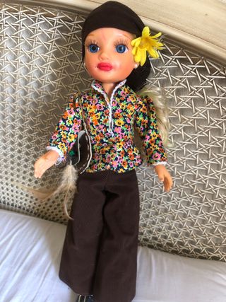 Muñeca Nancy con varios conjuntos y disfraces