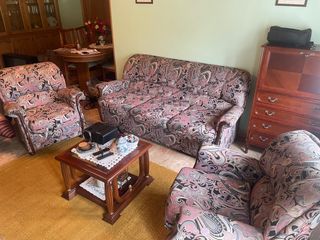 Sofá de 3 plazas con cama, más sofás individuales