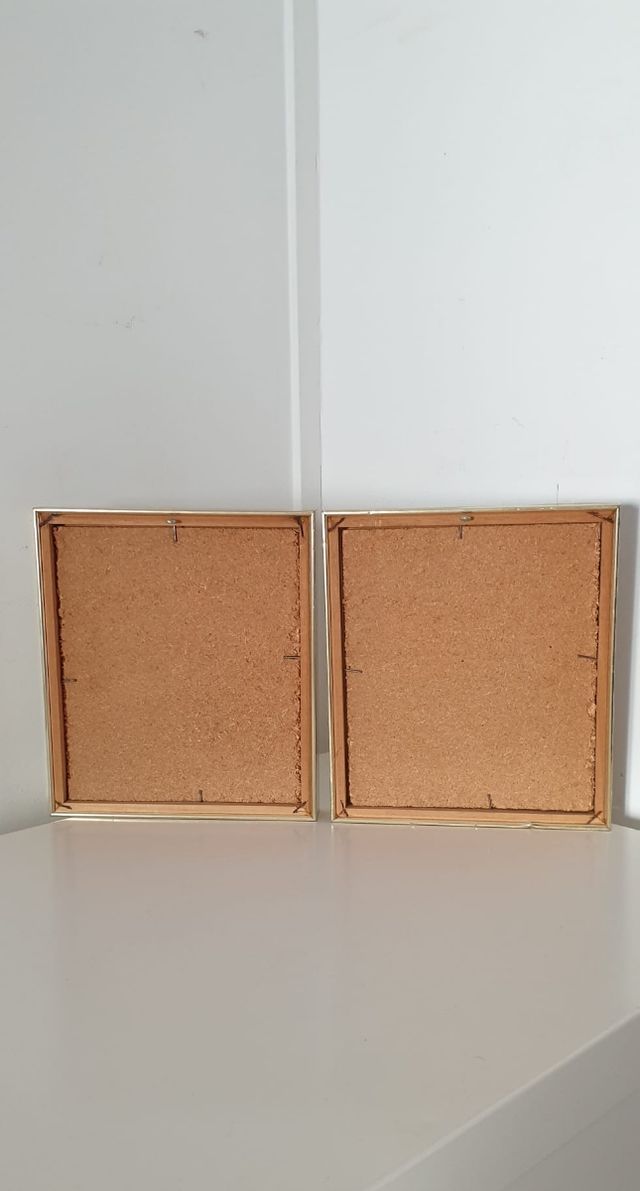 2 QUADRI CON CORNICE DORATA