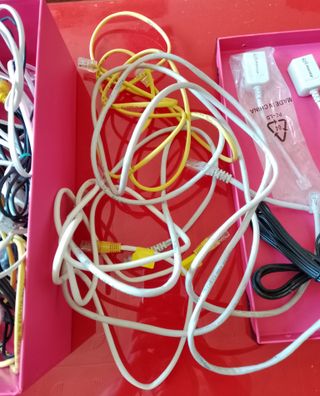 Conectores RCA, Cables de red Ethernet y teléfono
