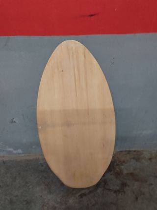 Tabla de surf de madera
