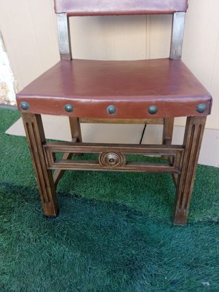 Silla cuero antigua
