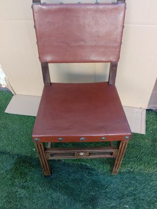 Silla cuero antigua