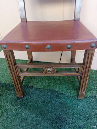 Silla cuero antigua