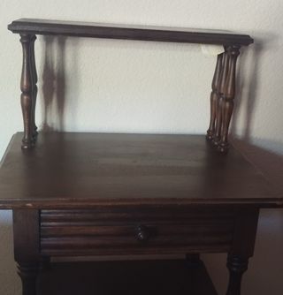 Mesita madera antigua