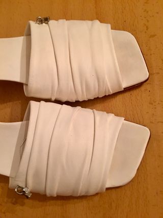 FARRUTX - sandalias mules tacón kitty 38,5