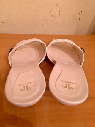 FARRUTX - sandalias mules tacón kitty 38,5