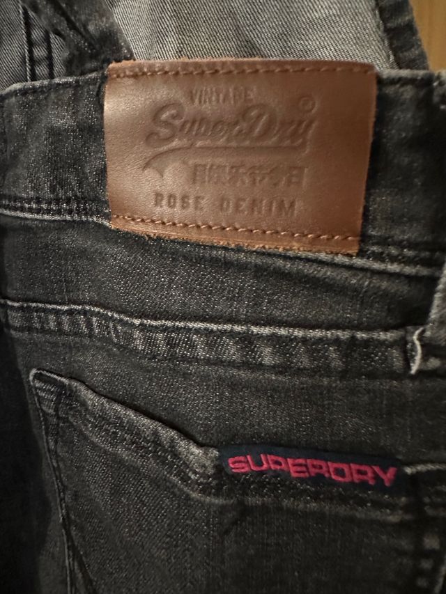 Peto negro vaqyero de Superdry