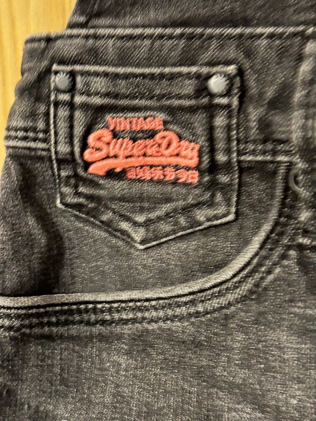 Peto negro vaqyero de Superdry