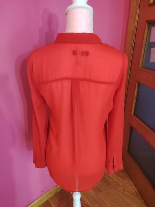 Camisa roja de Bershka