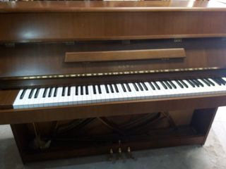 Piano de pared Kawai