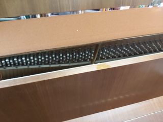 Piano de pared Kawai