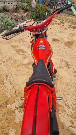 Preciosa Montesa 330 trial matriculada.