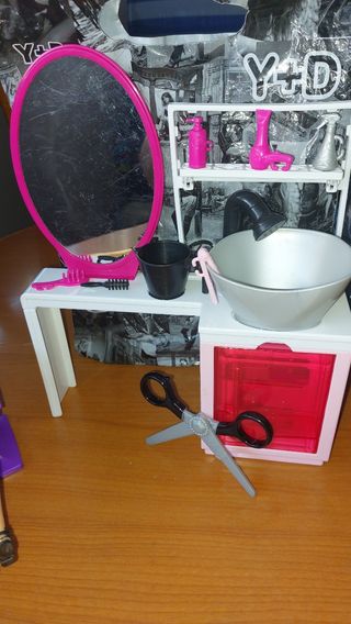 Peluquería Barbie.